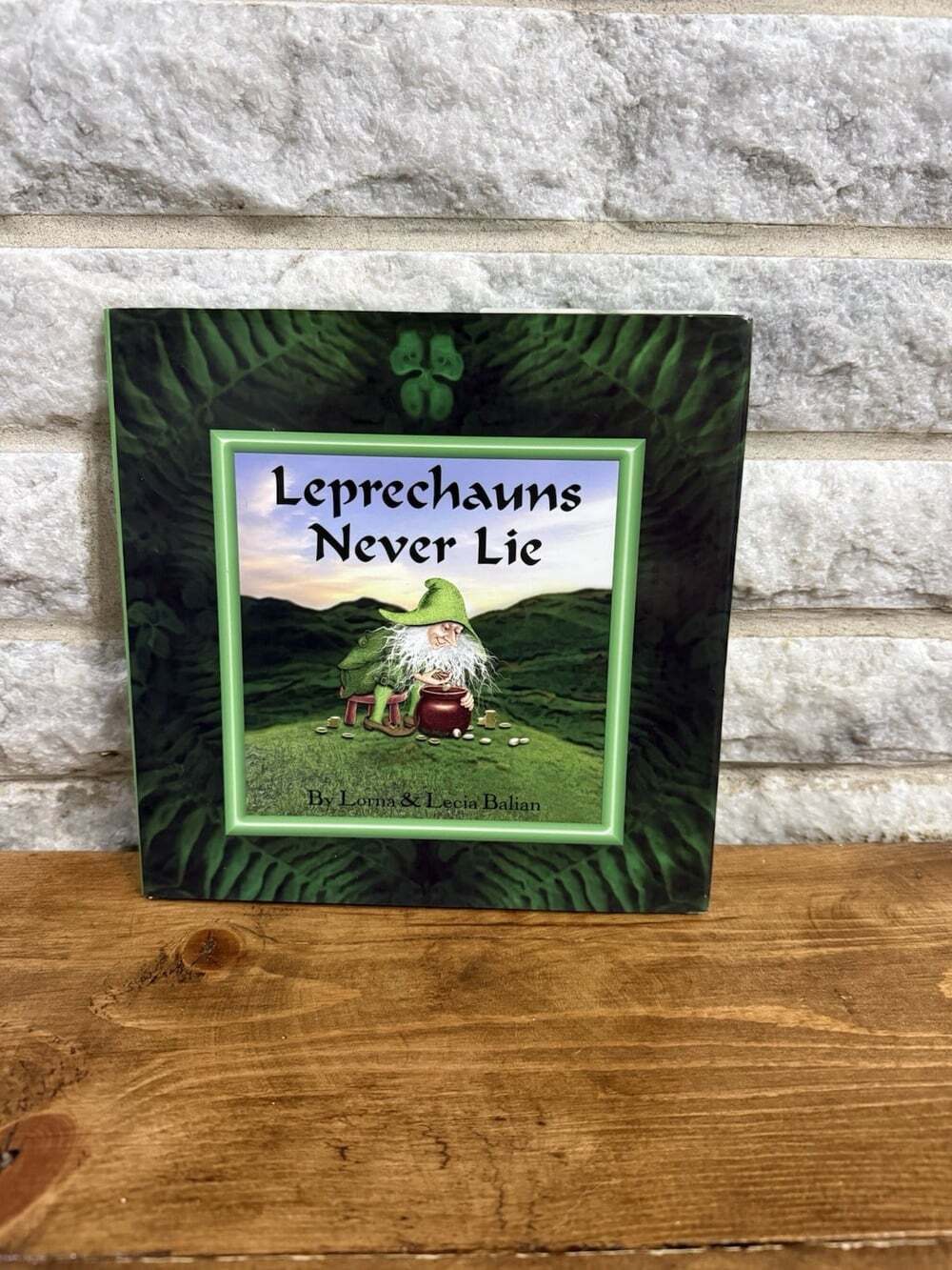 Leprechauns Never Lie - hardcover Balian, Lorna|Balian, Lecia